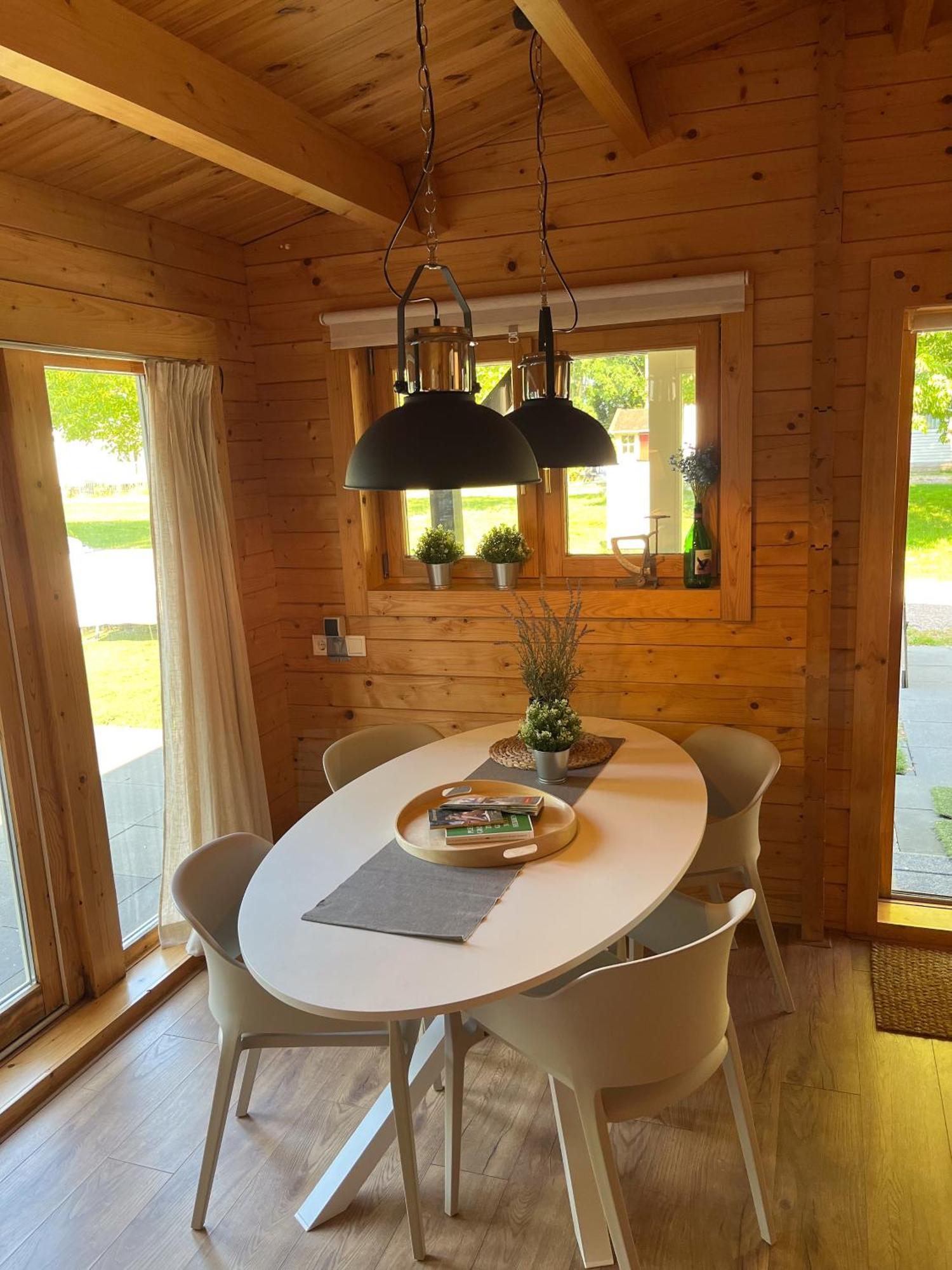 Luxe En Ruim Chalet Met Airco Bij Leekstermeer Matsloot Экстерьер фото