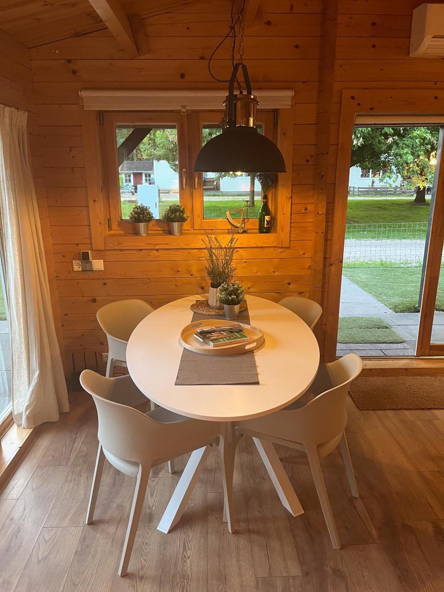 Luxe En Ruim Chalet Met Airco Bij Leekstermeer Matsloot Экстерьер фото